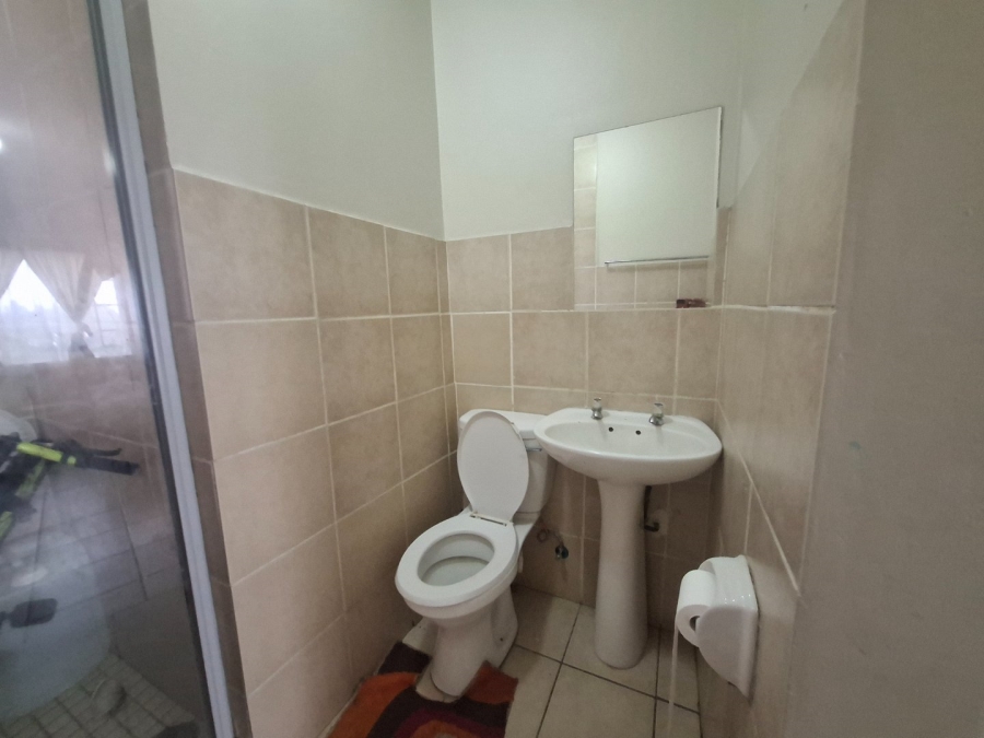 To Let 2 Bedroom Property for Rent in Karenpark Gauteng