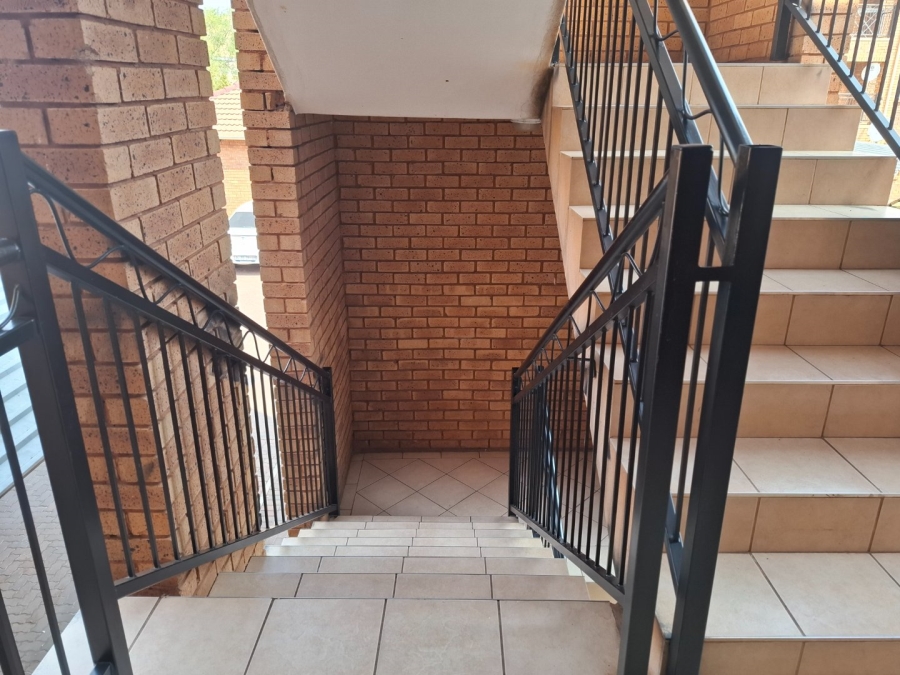 To Let 2 Bedroom Property for Rent in Karenpark Gauteng