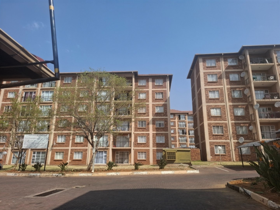 To Let 2 Bedroom Property for Rent in Karenpark Gauteng