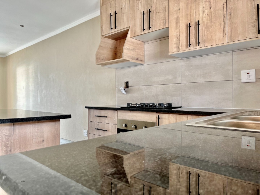 To Let 2 Bedroom Property for Rent in Glen Austin Gauteng