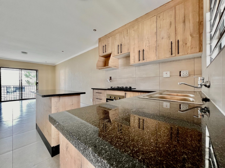 To Let 2 Bedroom Property for Rent in Glen Austin Gauteng