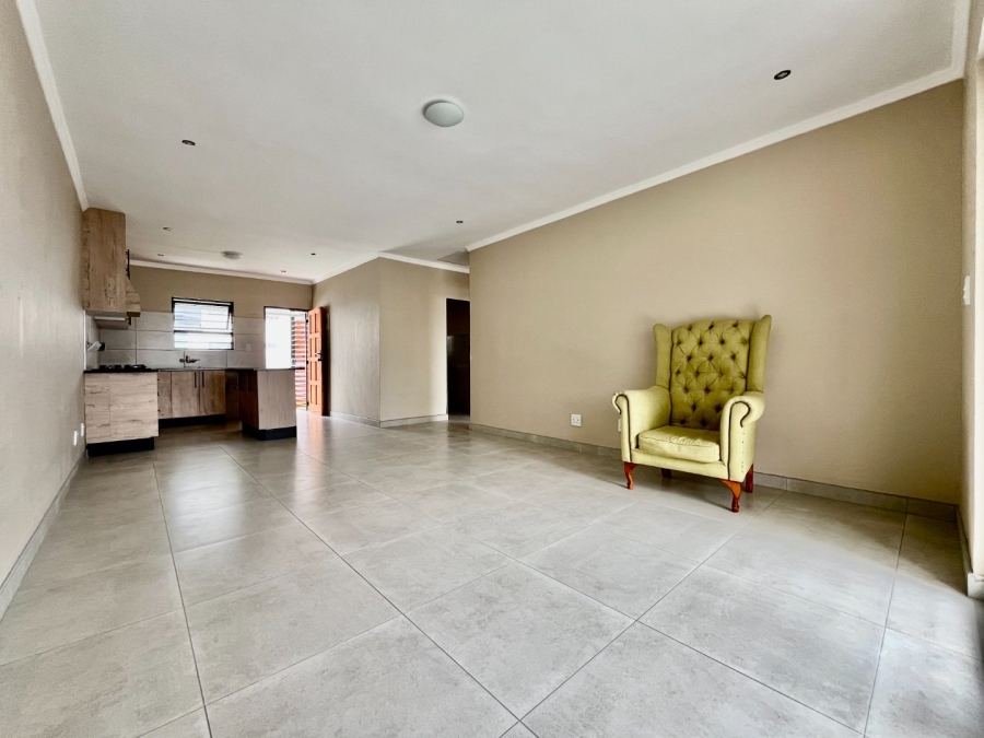 To Let 2 Bedroom Property for Rent in Glen Austin Gauteng