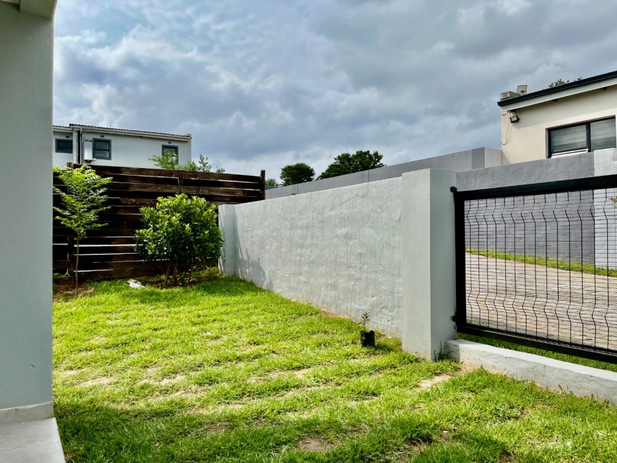 To Let 2 Bedroom Property for Rent in Glen Austin Gauteng