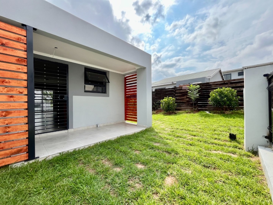 To Let 2 Bedroom Property for Rent in Glen Austin Gauteng