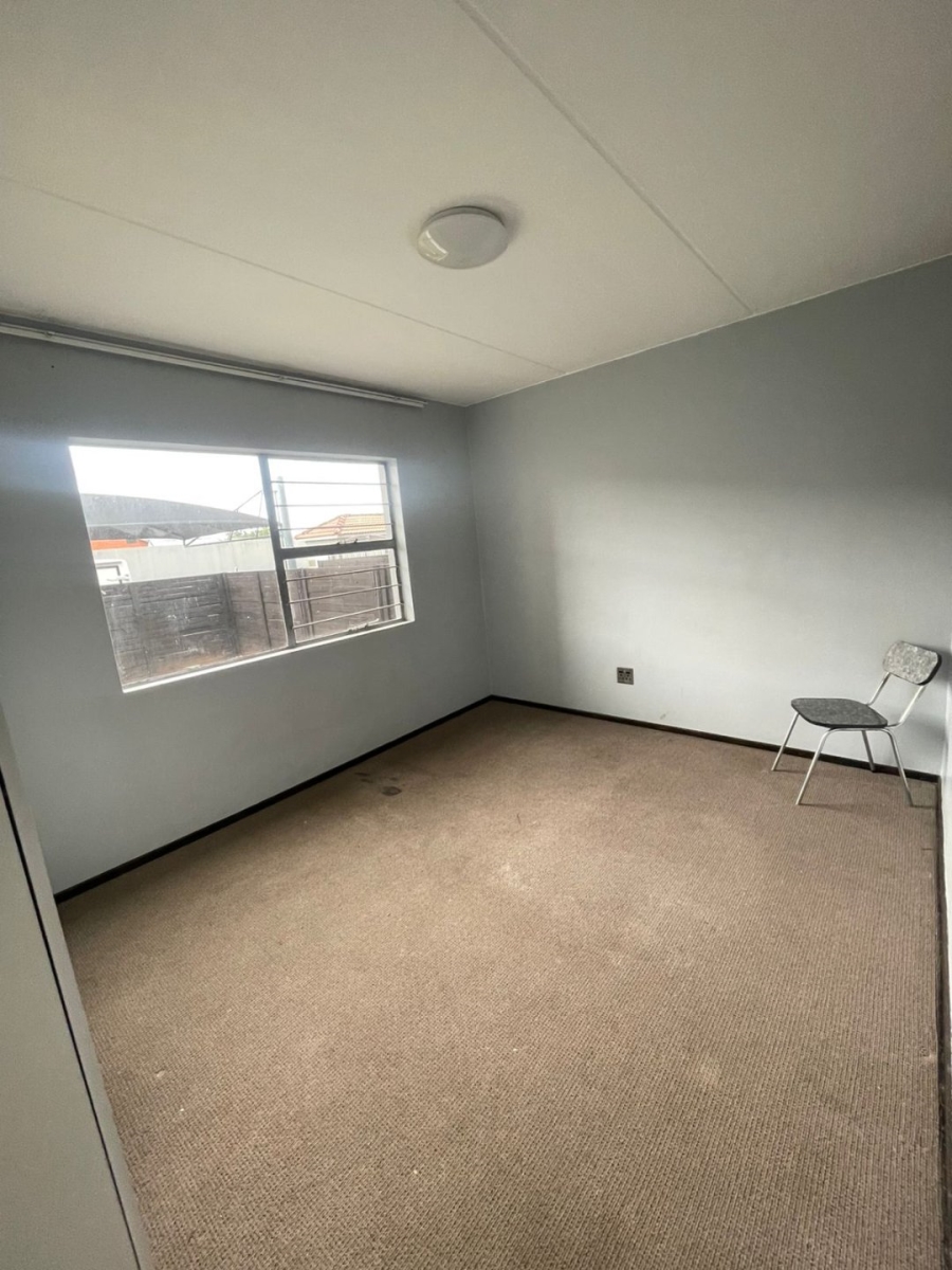 To Let 2 Bedroom Property for Rent in Bardene Gauteng