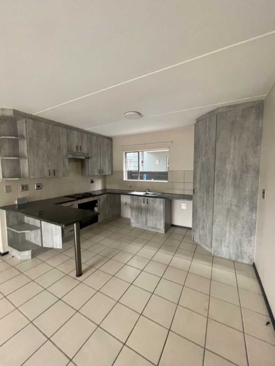 To Let 2 Bedroom Property for Rent in Bardene Gauteng