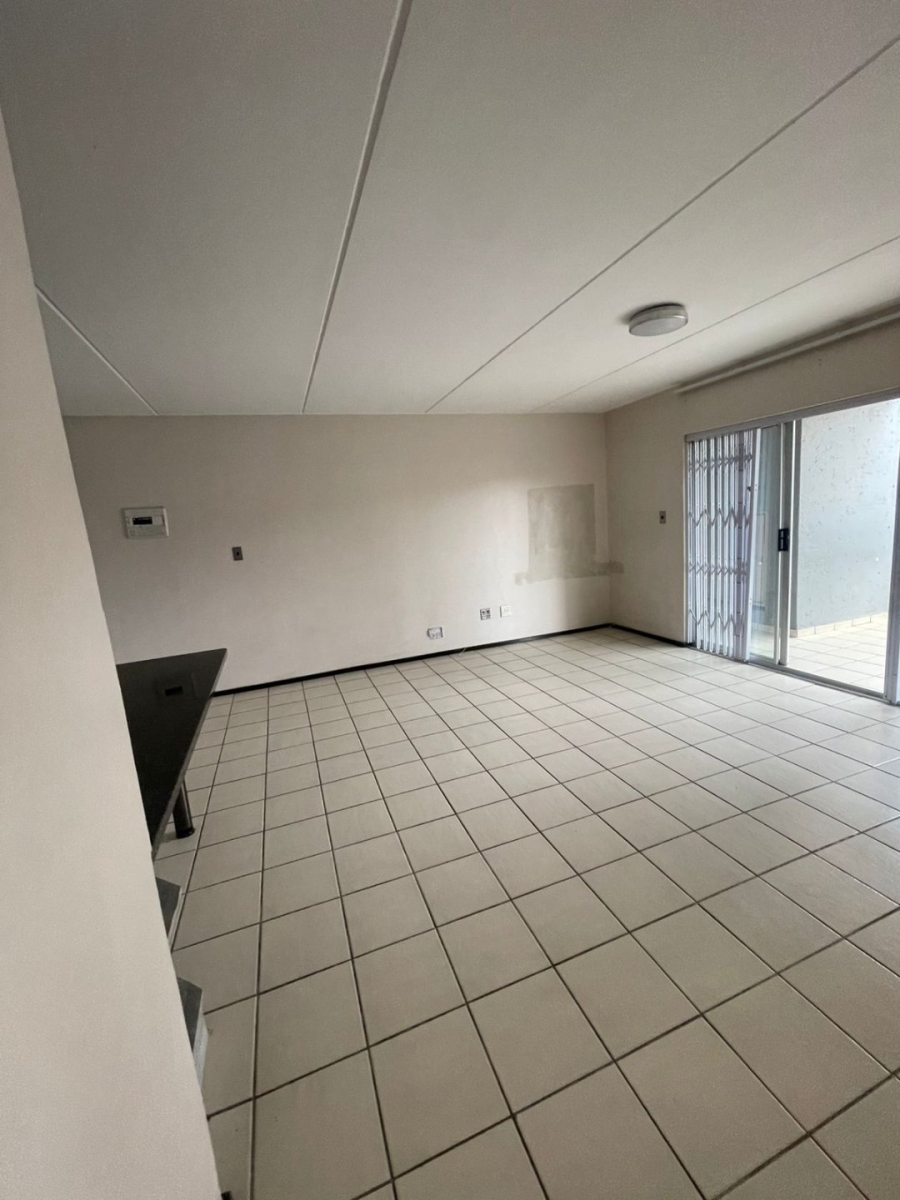 To Let 2 Bedroom Property for Rent in Bardene Gauteng