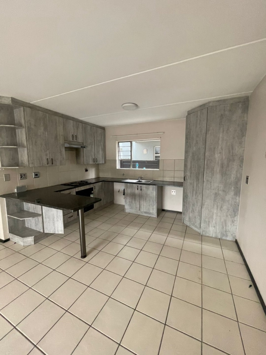 To Let 2 Bedroom Property for Rent in Bardene Gauteng