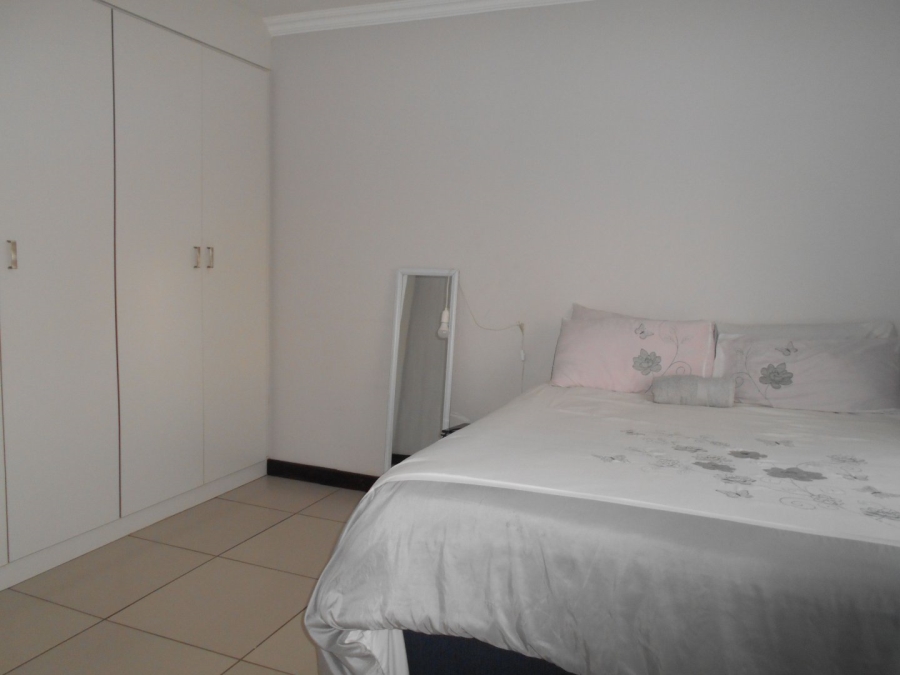 To Let 1 Bedroom Property for Rent in Amberfield Gauteng