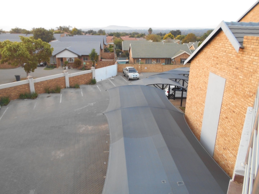 To Let 1 Bedroom Property for Rent in Amberfield Gauteng