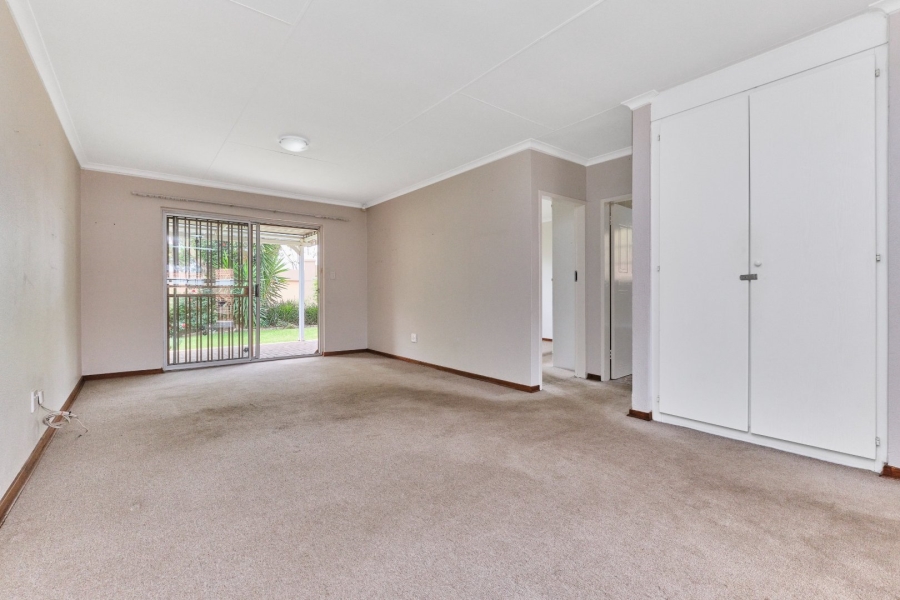 2 Bedroom Property for Sale in Honeydew Grove Gauteng