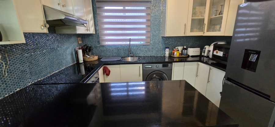 2 Bedroom Property for Sale in Crystal Park Gauteng