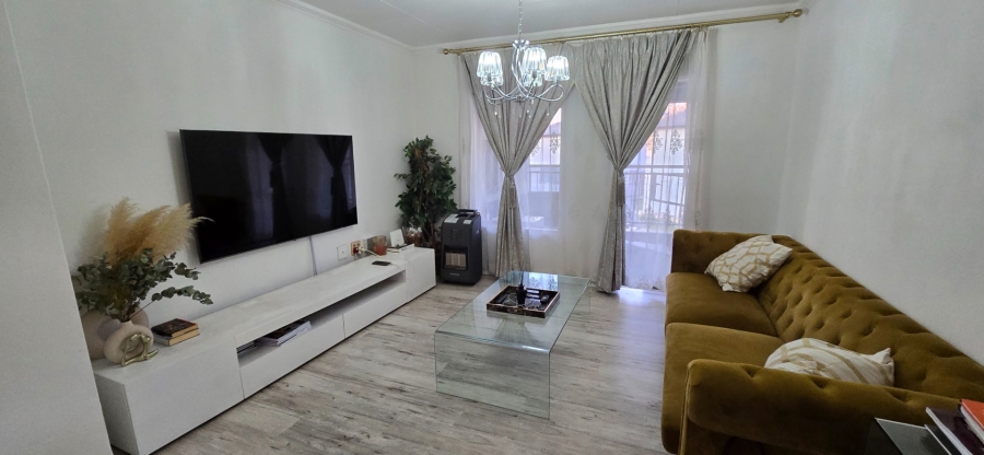 2 Bedroom Property for Sale in Crystal Park Gauteng