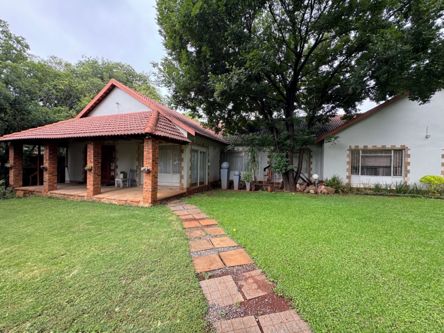 8 Bedroom Property for Sale in Lyttelton Manor Gauteng