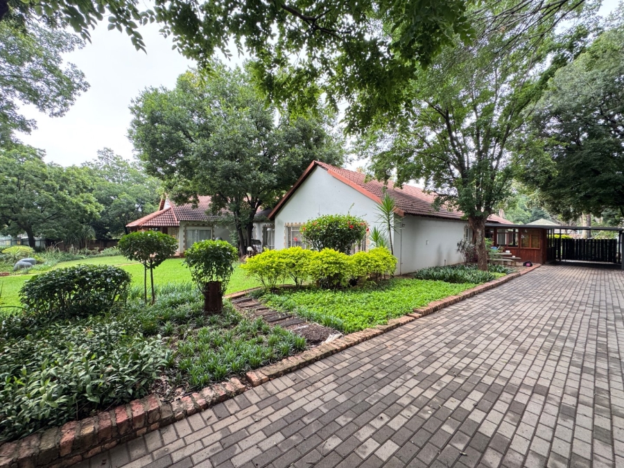 8 Bedroom Property for Sale in Lyttelton Manor Gauteng