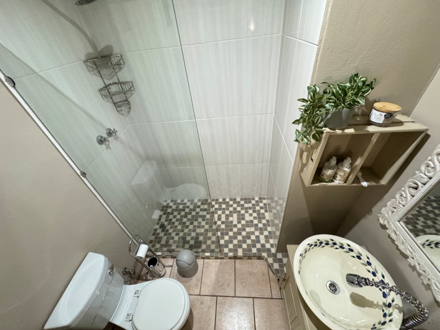 8 Bedroom Property for Sale in Lyttelton Manor Gauteng