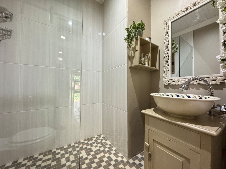 8 Bedroom Property for Sale in Lyttelton Manor Gauteng