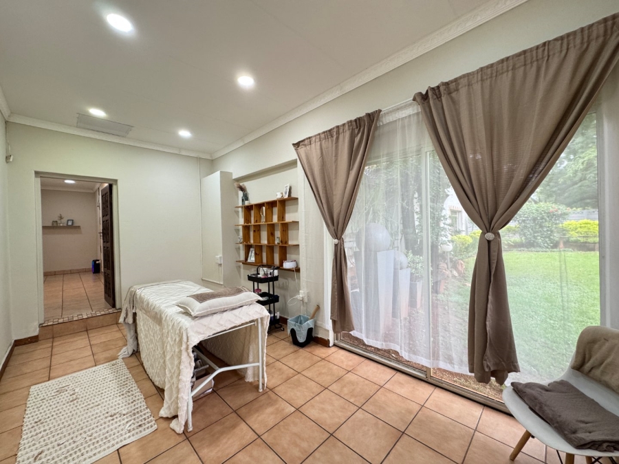 8 Bedroom Property for Sale in Lyttelton Manor Gauteng