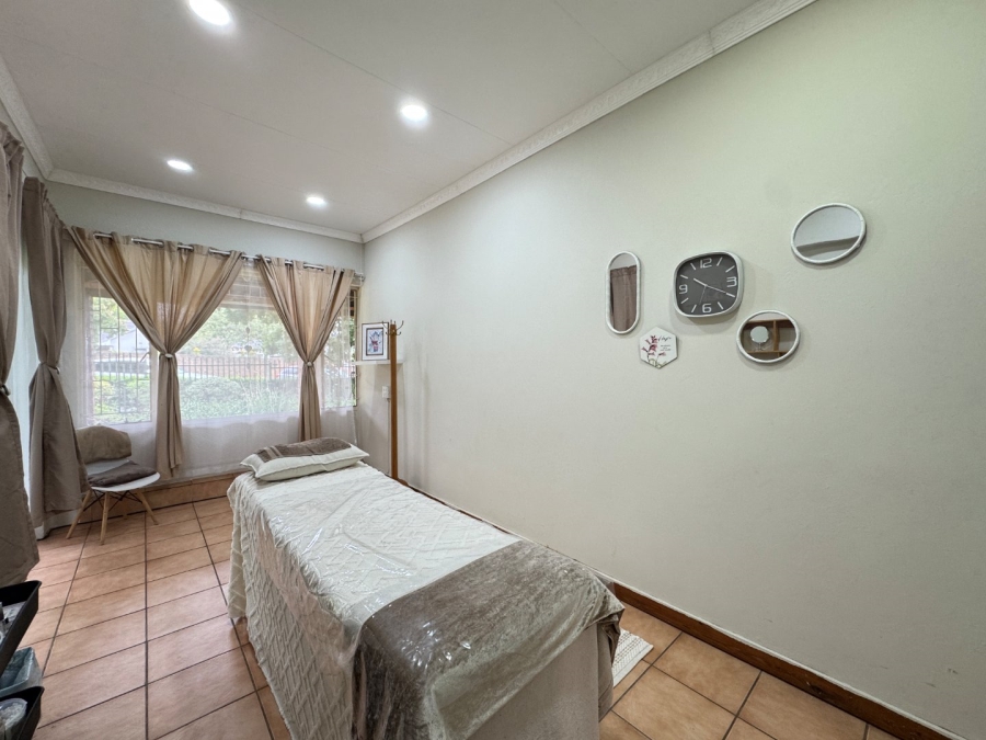 8 Bedroom Property for Sale in Lyttelton Manor Gauteng