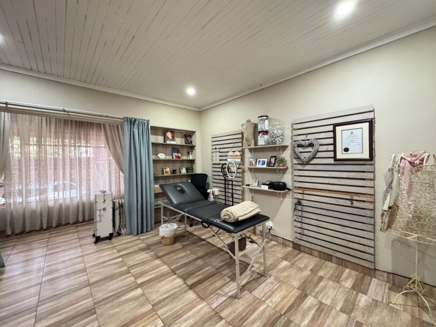 8 Bedroom Property for Sale in Lyttelton Manor Gauteng