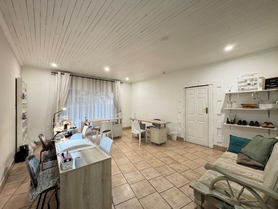 8 Bedroom Property for Sale in Lyttelton Manor Gauteng