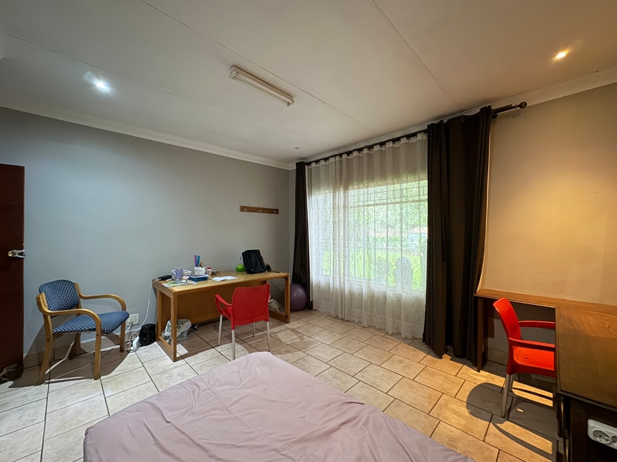 8 Bedroom Property for Sale in Lyttelton Manor Gauteng