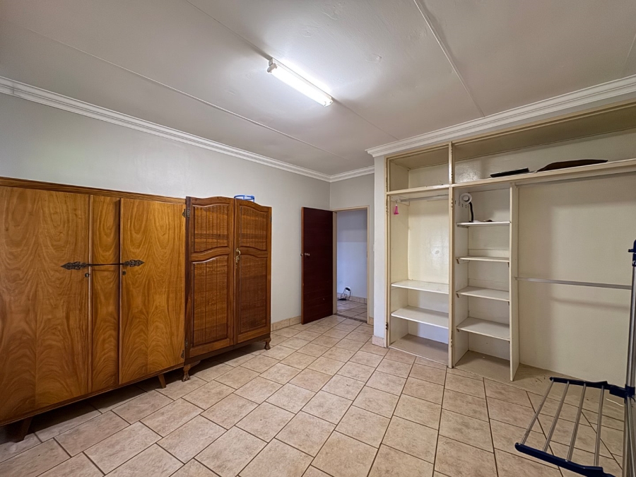 8 Bedroom Property for Sale in Lyttelton Manor Gauteng