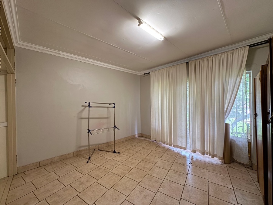 8 Bedroom Property for Sale in Lyttelton Manor Gauteng