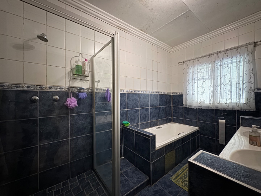 8 Bedroom Property for Sale in Lyttelton Manor Gauteng