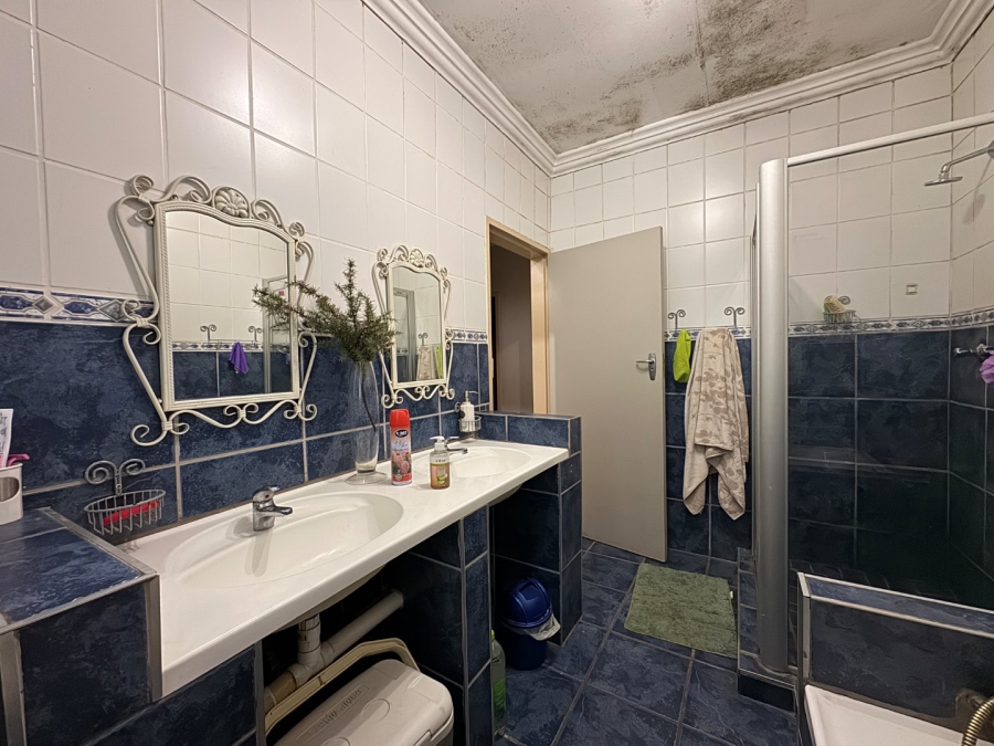 8 Bedroom Property for Sale in Lyttelton Manor Gauteng