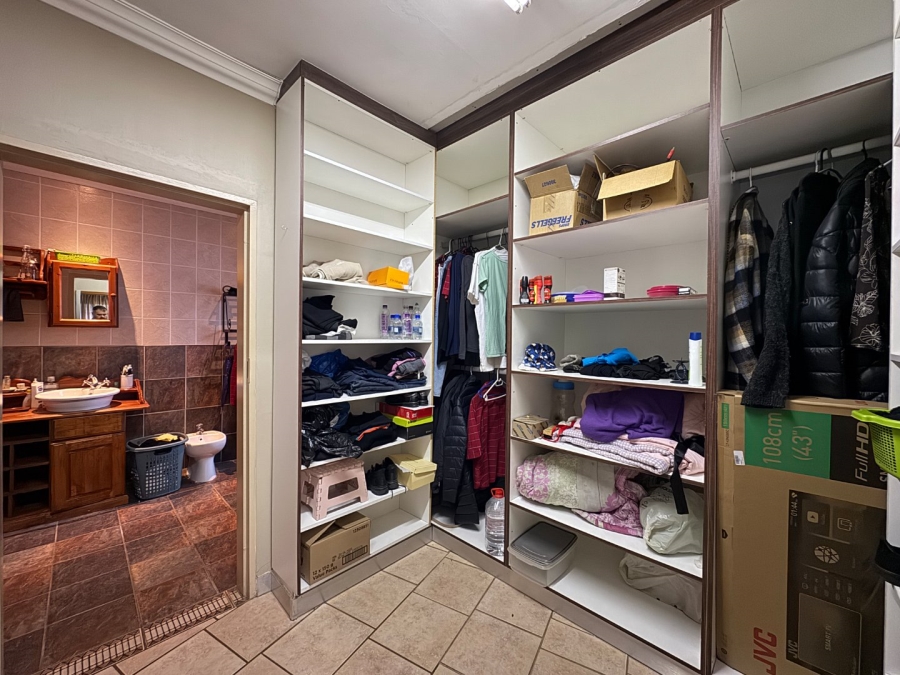 8 Bedroom Property for Sale in Lyttelton Manor Gauteng