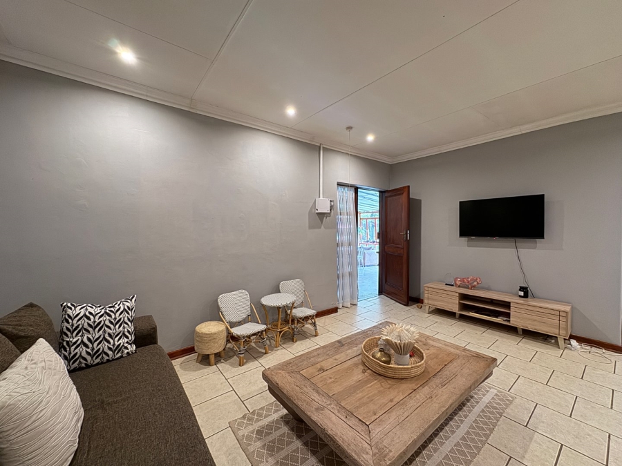 8 Bedroom Property for Sale in Lyttelton Manor Gauteng