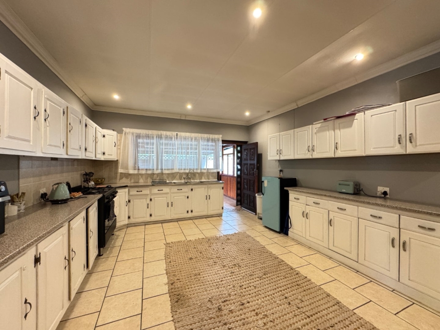8 Bedroom Property for Sale in Lyttelton Manor Gauteng