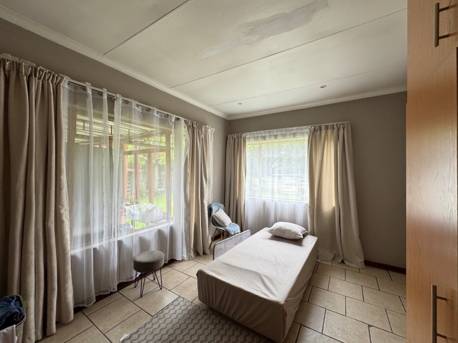 8 Bedroom Property for Sale in Lyttelton Manor Gauteng