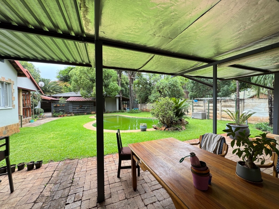 8 Bedroom Property for Sale in Lyttelton Manor Gauteng