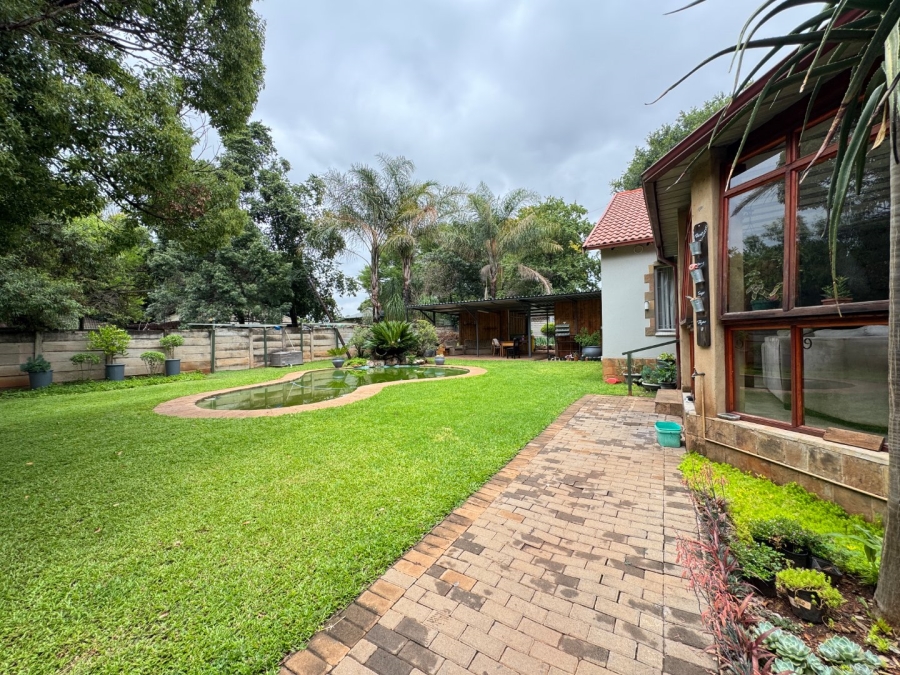 8 Bedroom Property for Sale in Lyttelton Manor Gauteng
