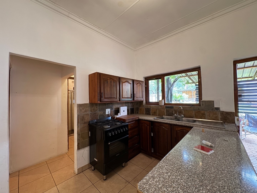 8 Bedroom Property for Sale in Lyttelton Manor Gauteng