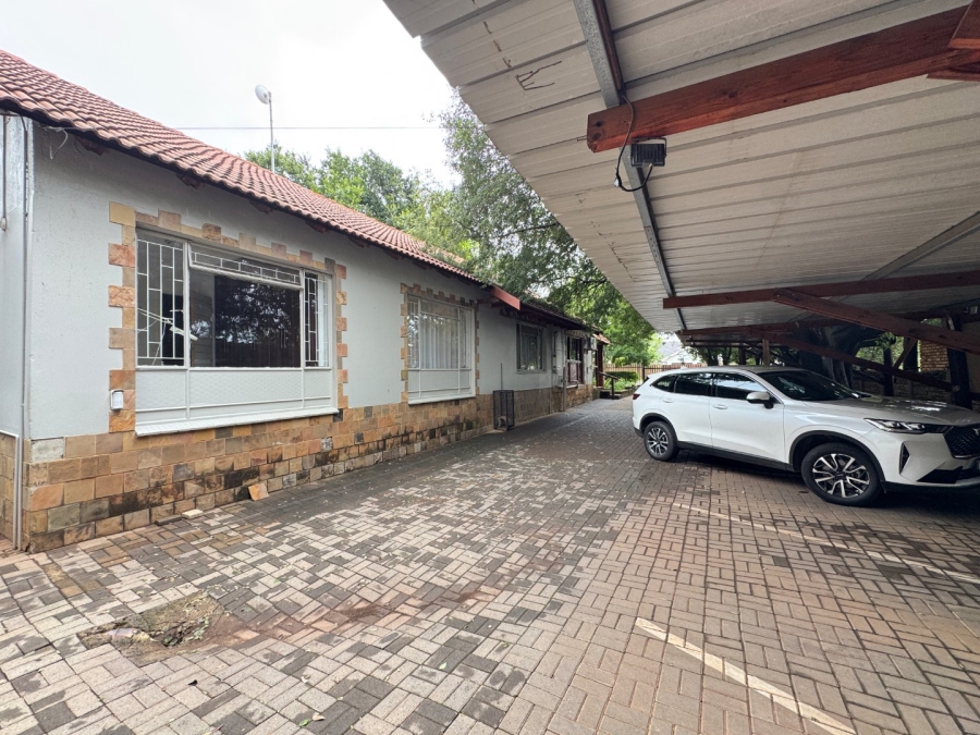 8 Bedroom Property for Sale in Lyttelton Manor Gauteng