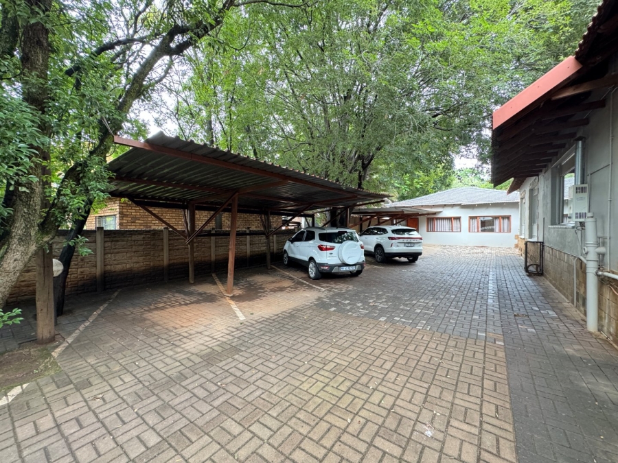 8 Bedroom Property for Sale in Lyttelton Manor Gauteng