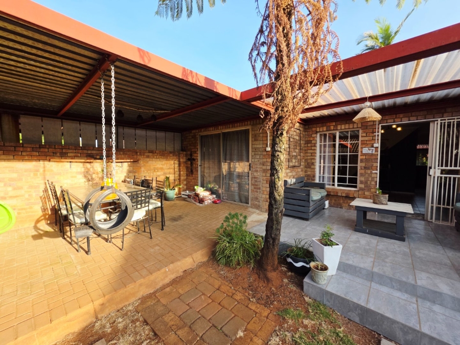2 Bedroom Property for Sale in Meyerspark Gauteng
