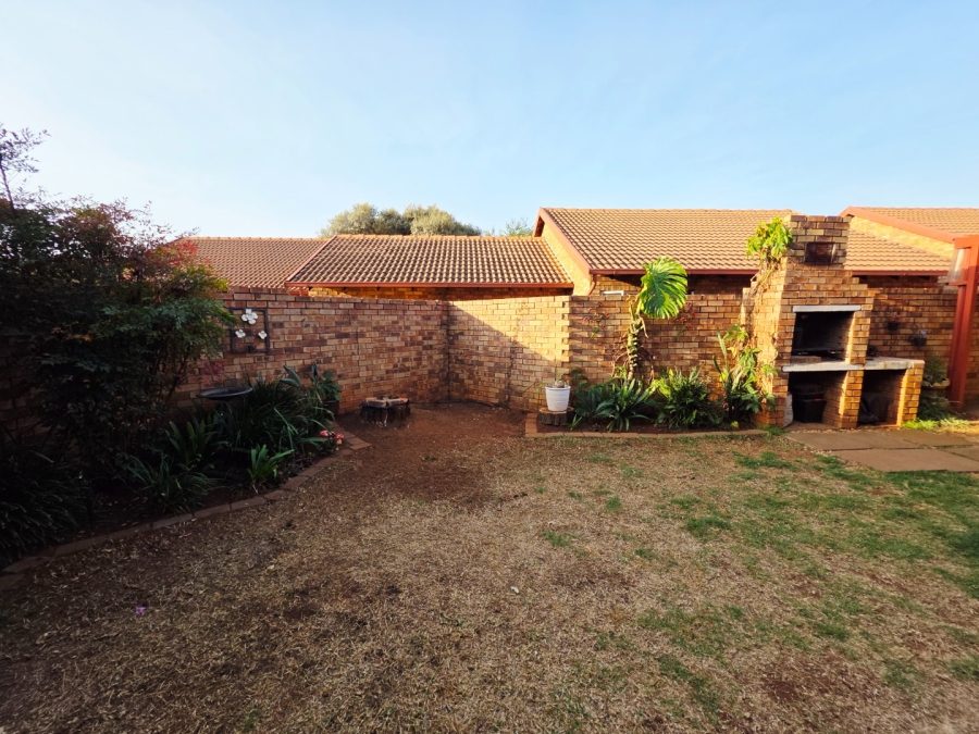 2 Bedroom Property for Sale in Meyerspark Gauteng