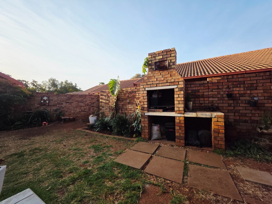 2 Bedroom Property for Sale in Meyerspark Gauteng