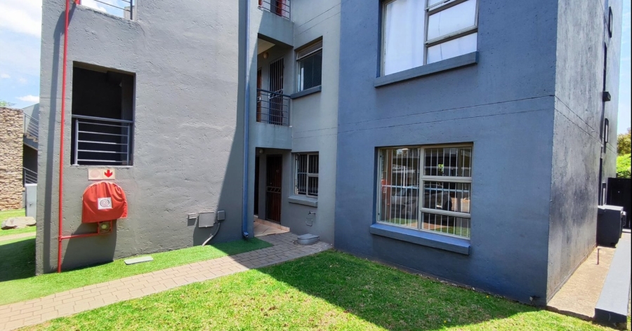 2 Bedroom Property for Sale in Greenstone Hill Gauteng