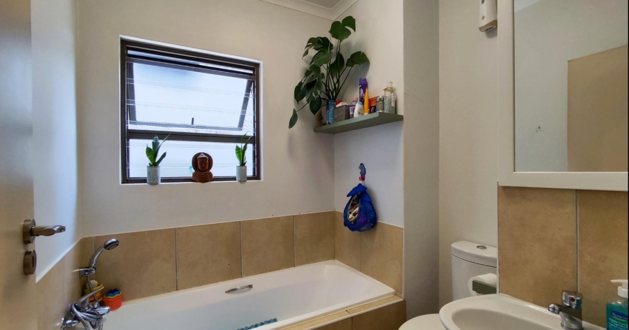 2 Bedroom Property for Sale in Greenstone Hill Gauteng