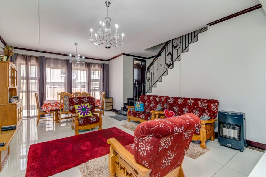 3 Bedroom Property for Sale in Maroeladal Gauteng