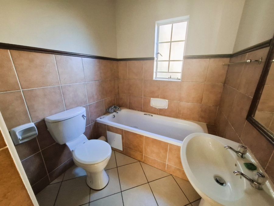 To Let 2 Bedroom Property for Rent in Mooikloof Ridge Gauteng