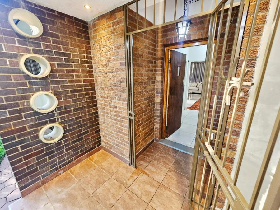 To Let 3 Bedroom Property for Rent in Groenkloof Gauteng