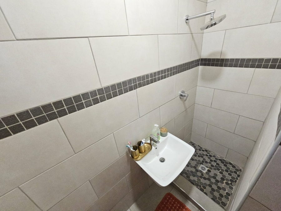 To Let 3 Bedroom Property for Rent in Groenkloof Gauteng