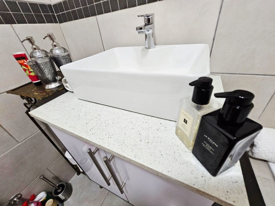 To Let 3 Bedroom Property for Rent in Groenkloof Gauteng