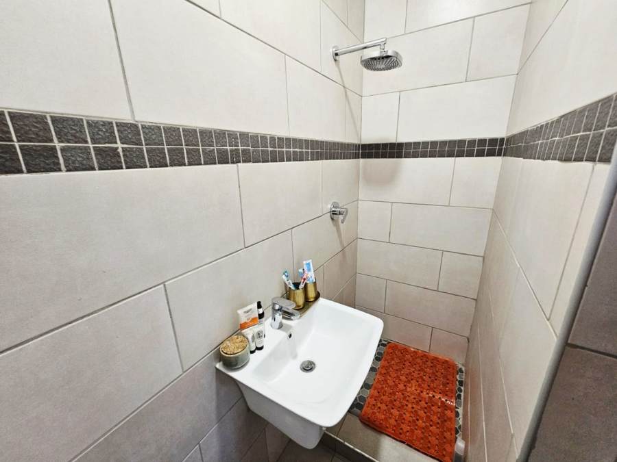 3 Bedroom Property for Sale in Groenkloof Gauteng